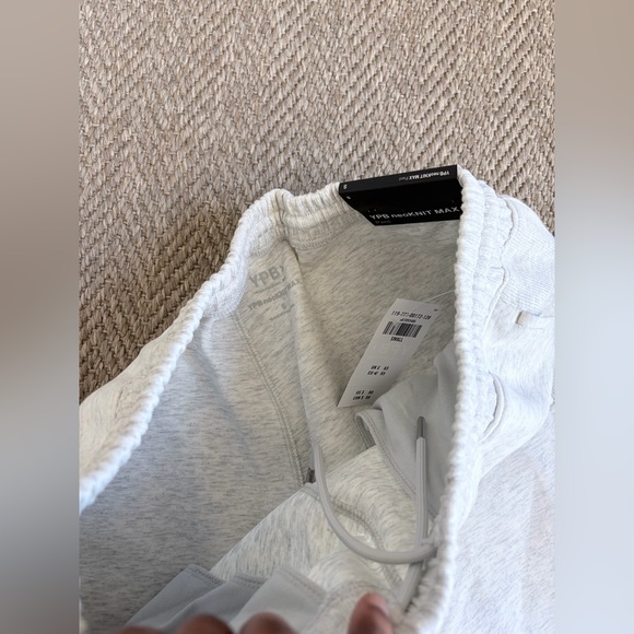 Abercrombie & Fitch YPB neoKnit Max Mid Rise Cinched Grey Joggers Size Small - Picture 4 of 6